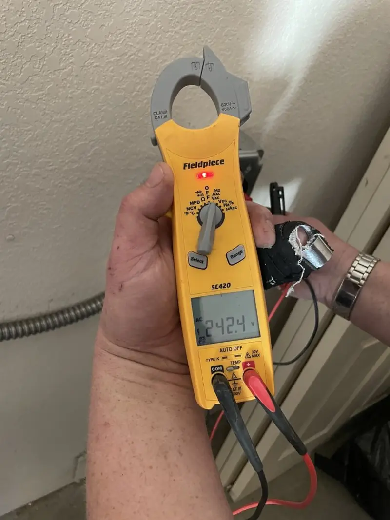 Voltage testing with clamp meter during Generator Installation in Middle Paxton
